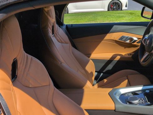 Used 2025 BMW Z4 M40i w/ Edition image 32