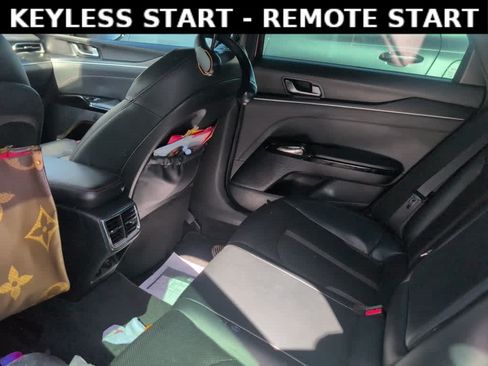 Used 2022 Kia K5 GT FWD image 6