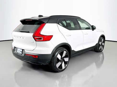 Used 2023 Volvo XC40 Recharge Ultimate w/ Protection Package Premier image 7