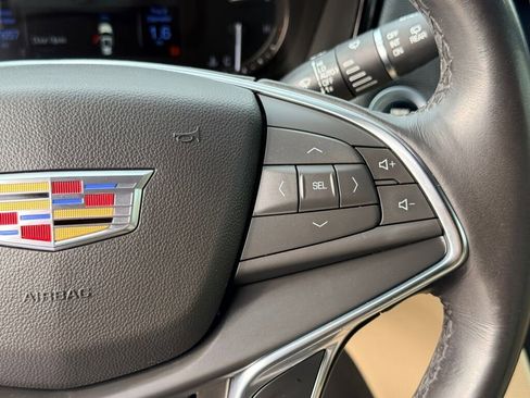 Used 2018 Cadillac XT5 Luxury w/ Driver Awareness Package image 28