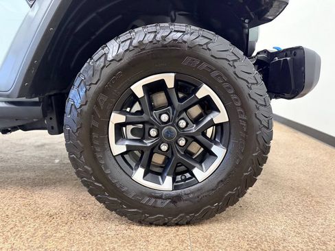 Used 2024 Jeep Wrangler Unlimited Rubicon 4xe AWD/4WD image 28