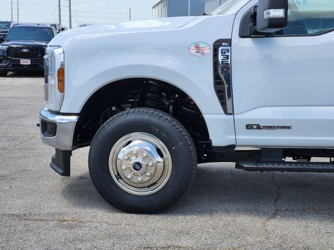 New 2026 Ford F350 XL w/ XL Chrome Package AWD/4WD image 7