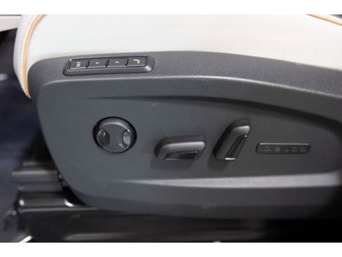 New 2025 Volkswagen ID. Buzz Pro S Plus image 16