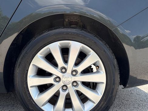 Used 2015 Buick Verano FWD image 25