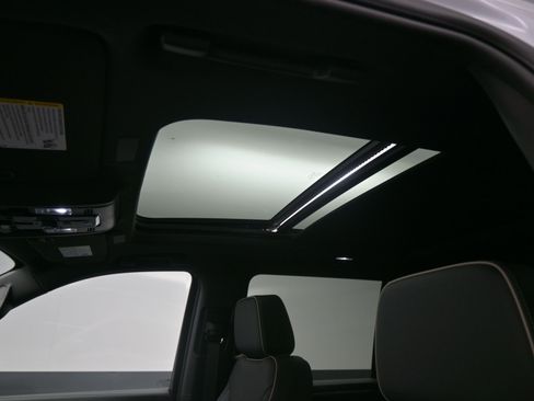 Used 2024 Chevrolet Silverado 1500 Custom Trail Boss w/ LPO, Dark Essentials Package image 22