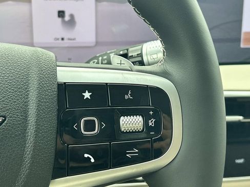 New 2026 Genesis GV70 2.5T Advanced AWD/4WD image 32