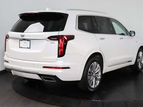 Used 2024 Cadillac XT6 Premium Luxury w/ Technology Package AWD/4WD image 6