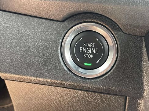 Used 2026 Chevrolet Traverse LT FWD image 17
