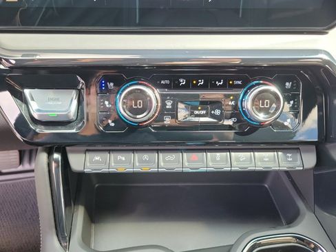 Used 2024 GMC Sierra 1500 AT4X image 19