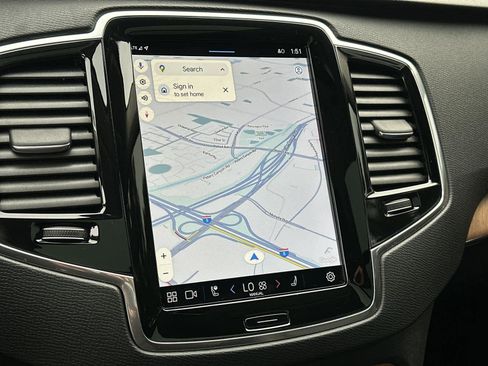 Used 2025 Volvo XC90 B6 Plus w/ Protection Package Premier image 16