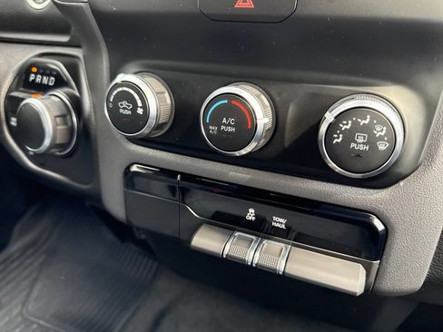 Used 2024 RAM 1500 Big Horn AWD/4WD image 36