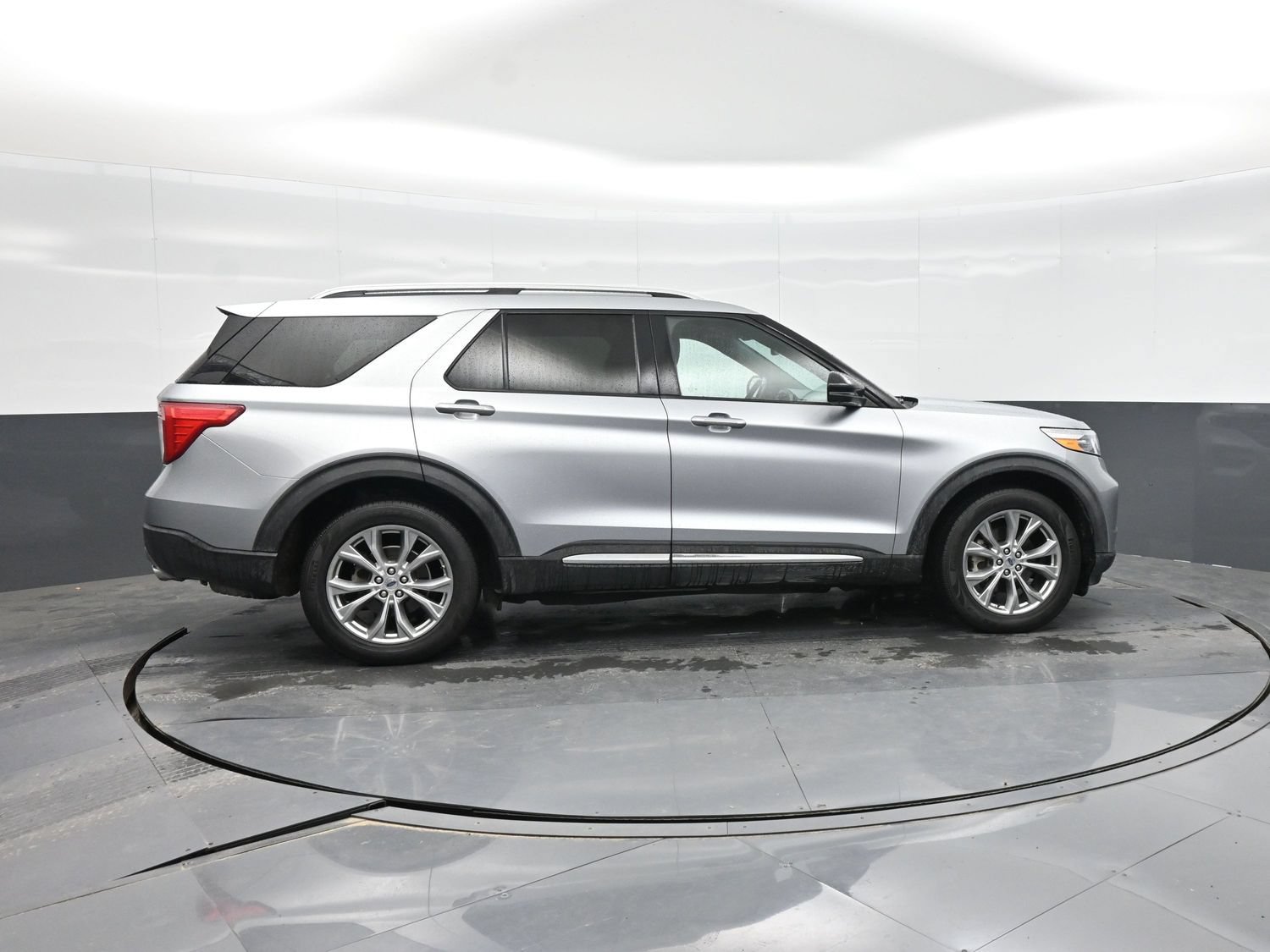Certified 2020 Ford Explorer Limited AWD/4WD image 9