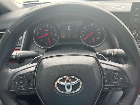 Used 2022 Toyota Camry XSE FWD image 10