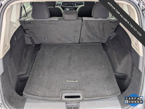 Used 2023 Nissan Rogue SV image 14
