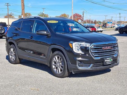 Used 2022 GMC Terrain SLT image 3