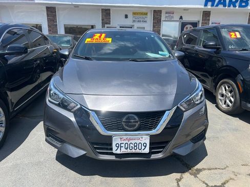 Used 2021 Nissan Versa SV FWD image 7
