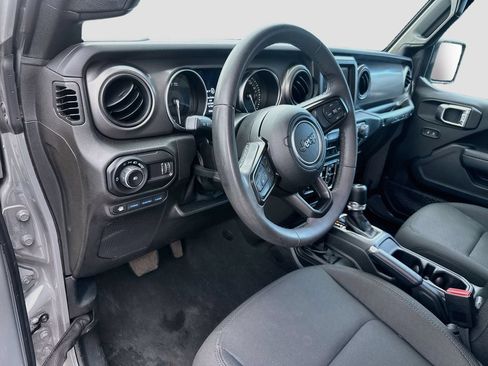 Used 2023 Jeep Wrangler Unlimited AWD/4WD image 10