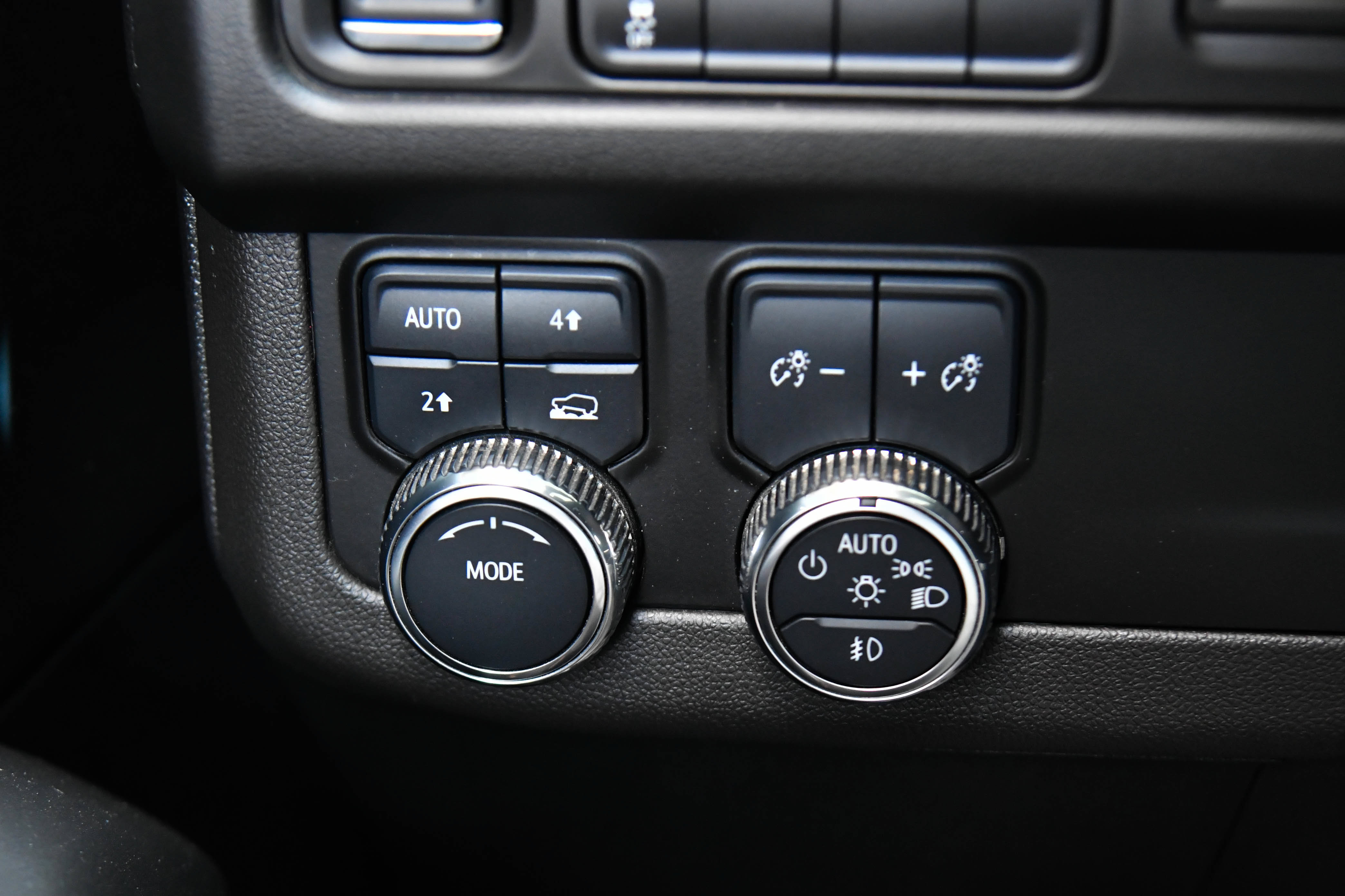 Used 2024 GMC Yukon SLE AWD/4WD image 35