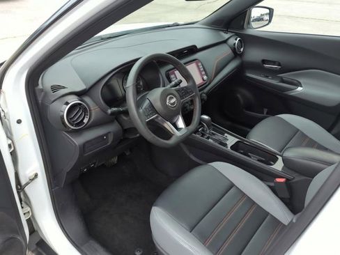 Used 2024 Nissan Kicks SR w/ SR Premium Package FWD image 27