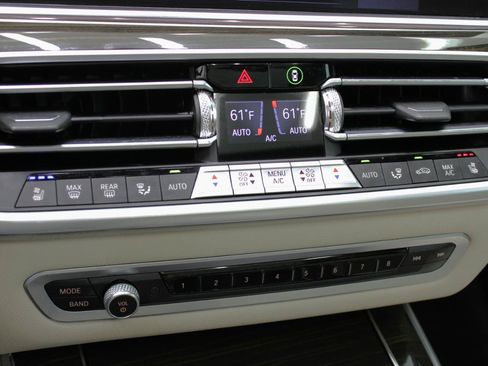 Used 2020 BMW X5 sDrive40i w/ Luxury Seating Package RWD image 59