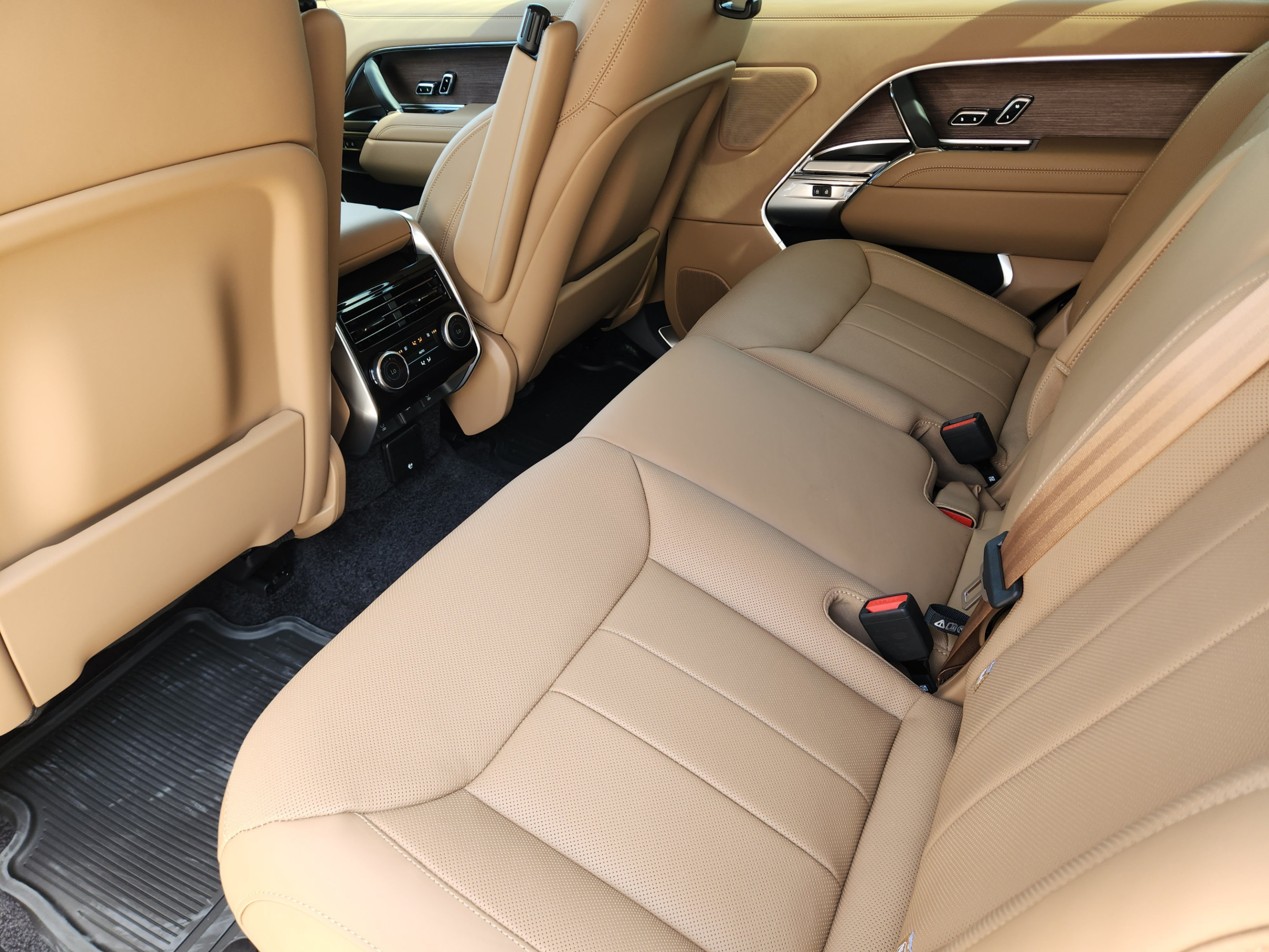 New 2026 Land Rover Range Rover Long Wheelbase SE AWD/4WD image 26