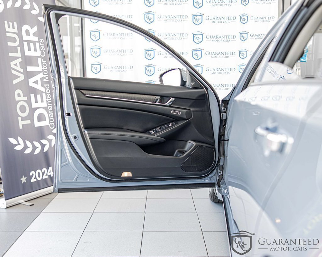 Used 2021 Honda Accord Touring image 31