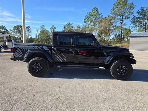 Used 2021 Jeep Gladiator Willys image 6