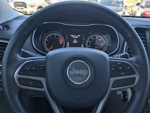 Certified 2019 Jeep Cherokee Latitude w/ Popular Appearance Group image 21