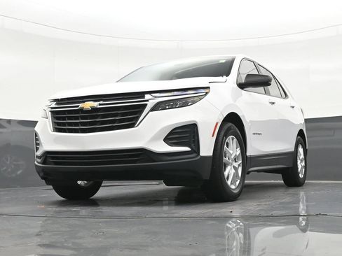 Used 2024 Chevrolet Equinox LS w/ Driver Confidence II Package FWD image 35