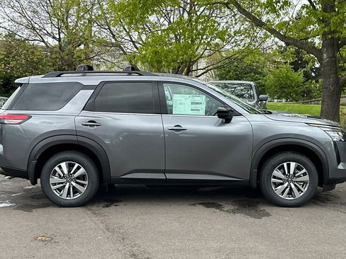 New 2026 Nissan Pathfinder SL AWD/4WD image 8