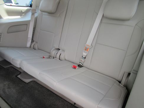 Used 2015 GMC Yukon Denali w/ Premium Package AWD/4WD image 38