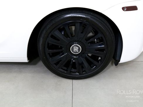 Used 2019 Rolls-Royce Ghost RWD image 34