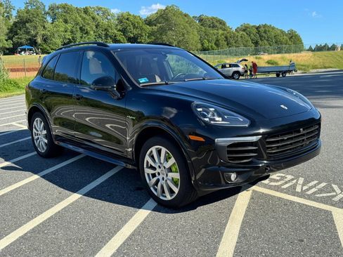 Used 2016 Porsche Cayenne S AWD/4WD image 9