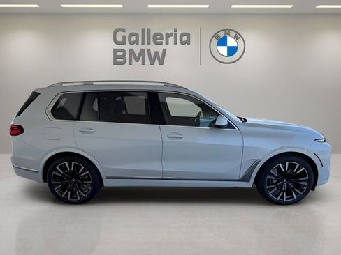 Used 2026 BMW X7 xDrive40i w/ Premium Package AWD/4WD image 5