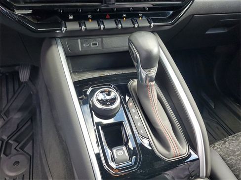 Used 2024 Chevrolet Colorado Z71 w/ LPO, Dark Essentials Package image 28