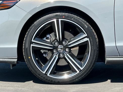 Used 2025 Honda Accord Sport image 25
