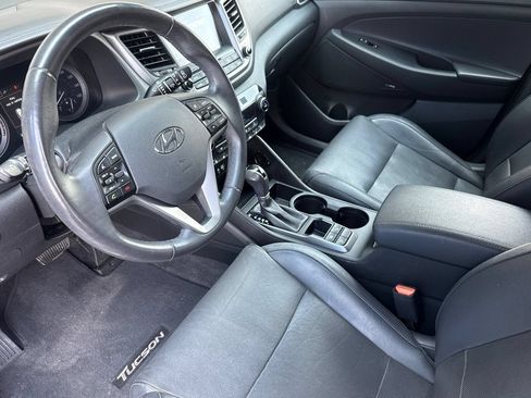 Used 2017 Hyundai Tucson Limited w/ Limited Ultimate Package 03 FWD image 9