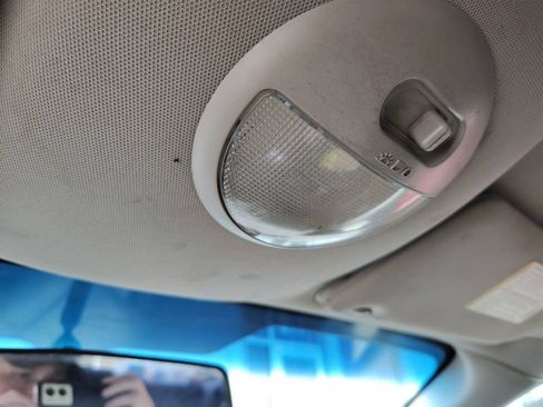 Used 2008 Pontiac Grand Prix FWD image 17