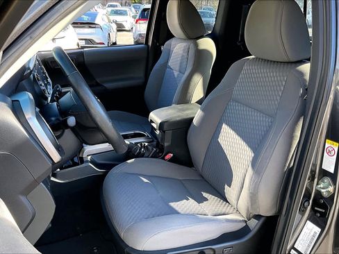 Used 2020 Toyota Tacoma SR5 image 6