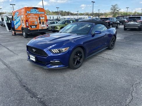 Used 2016 Ford Mustang Convertible RWD image 15