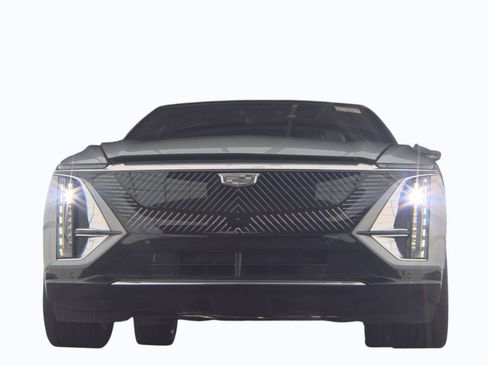 Used 2024 Cadillac Lyriq Luxury AWD/4WD image 3
