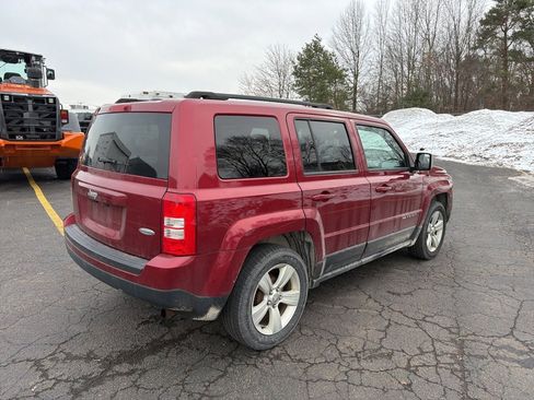 Used 2014 Jeep Patriot Latitude image 7