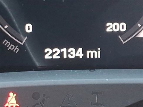 Used 2023 Porsche Taycan image 21