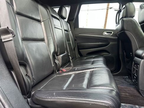 Used 2018 Jeep Grand Cherokee Limited w/ Luxury Group II image 27