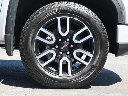 Used 2022 GMC Sierra 1500 AT4 w/ AT4 Preferred Package AWD/4WD image 15