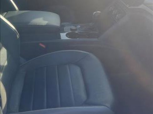 Used 2022 Volkswagen Atlas SEL Premium image 17