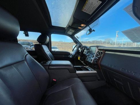 Used 2015 Ford F250 Lariat w/ Lariat Ultimate Package image 5