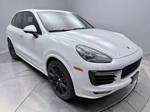 Used 2016 Porsche Cayenne GTS AWD/4WD image 3