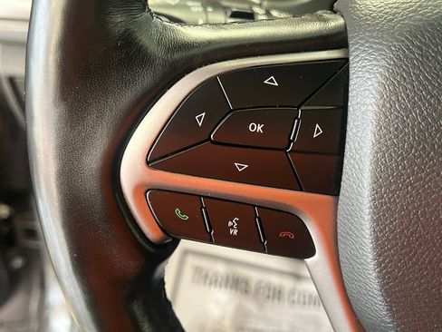 Used 2021 Jeep Grand Cherokee Laredo AWD/4WD image 26