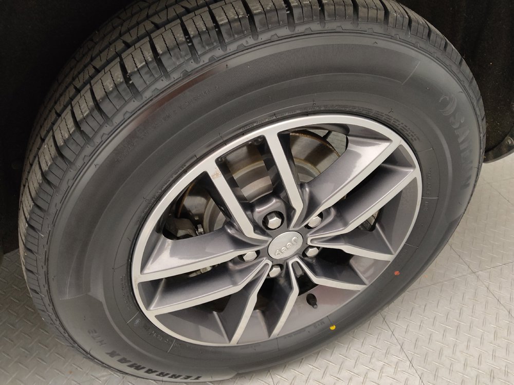 Used 2018 Jeep Grand Cherokee Limited RWD image 31